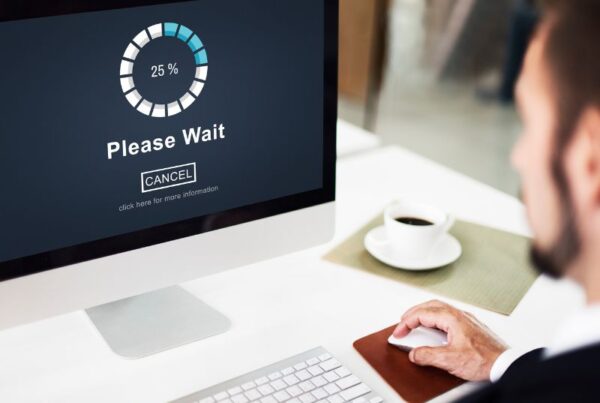 Loading screen on a laptop, as an illustration for checking website performance with PageSpeed Insights.
