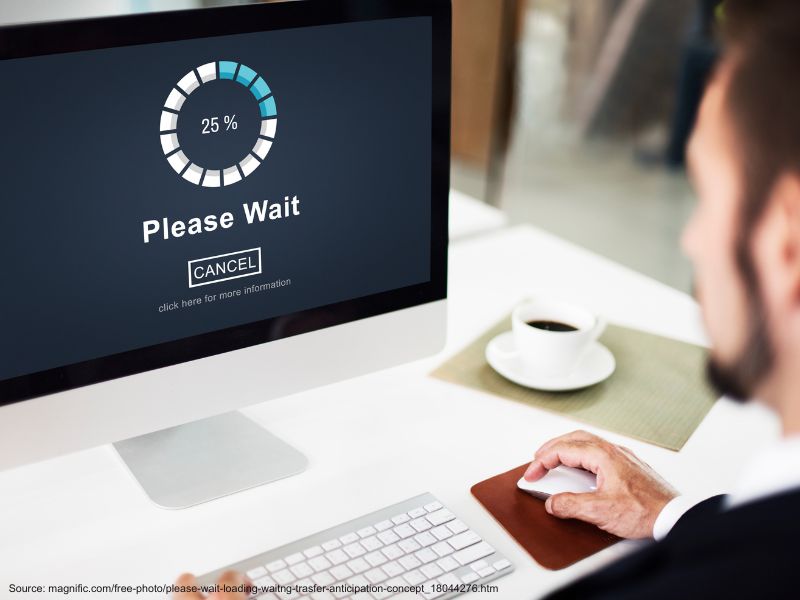 Loading screen on a laptop, as an illustration for checking website performance with PageSpeed Insights.